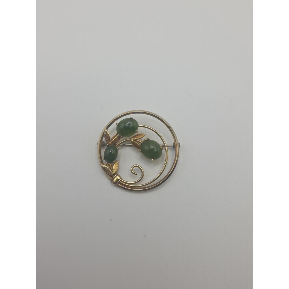 Vintage Krementz Jade Jadeite Gold Tone Floral Open Circle Leaf Brooch Pin Round